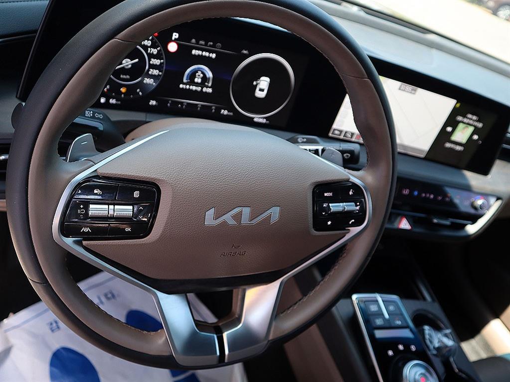 KIA K8 - Vista 10