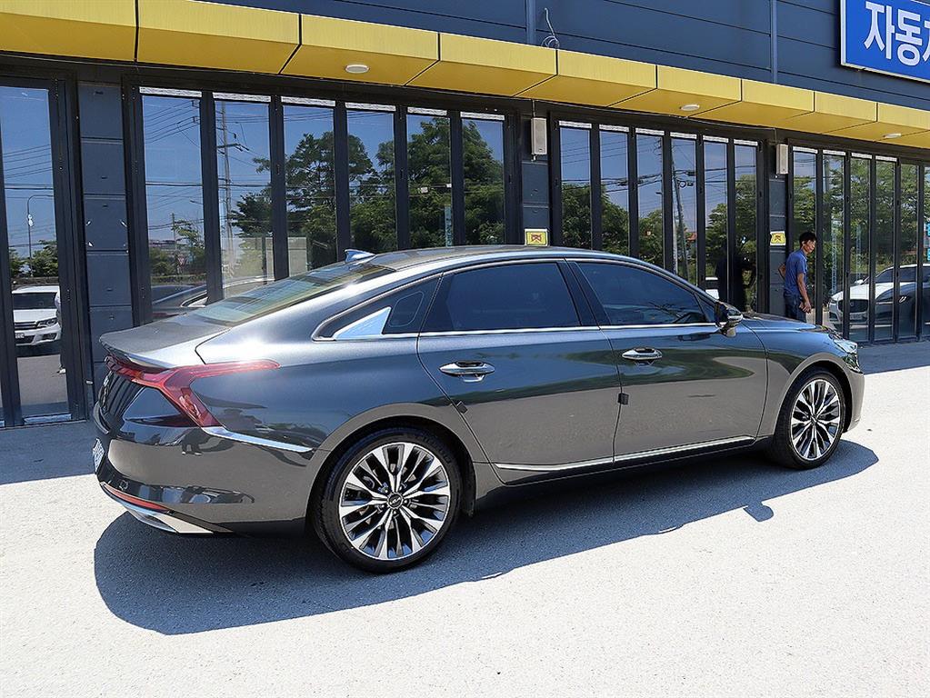 KIA K8 - Vista 3