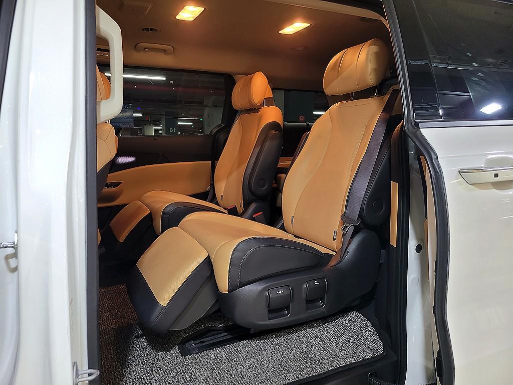 KIA Carnival - Vista 10