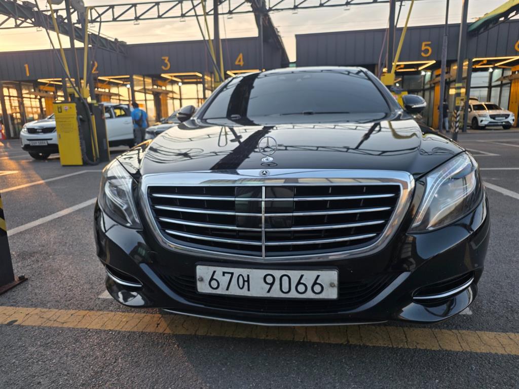 Mercedes Benz S Class - Vista 3