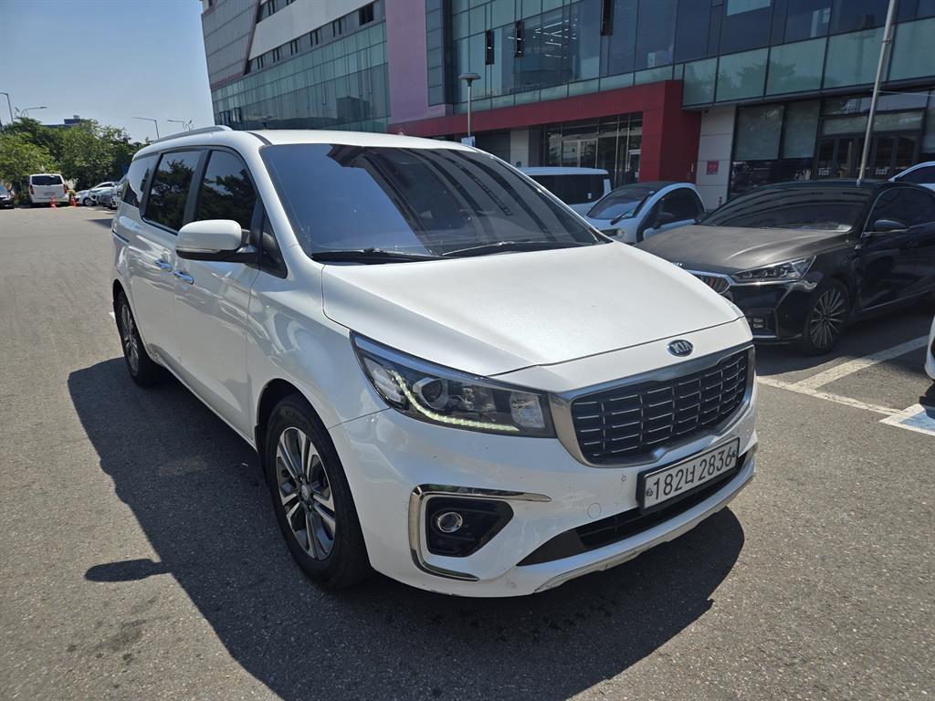 KIA Carnival - Vista 2