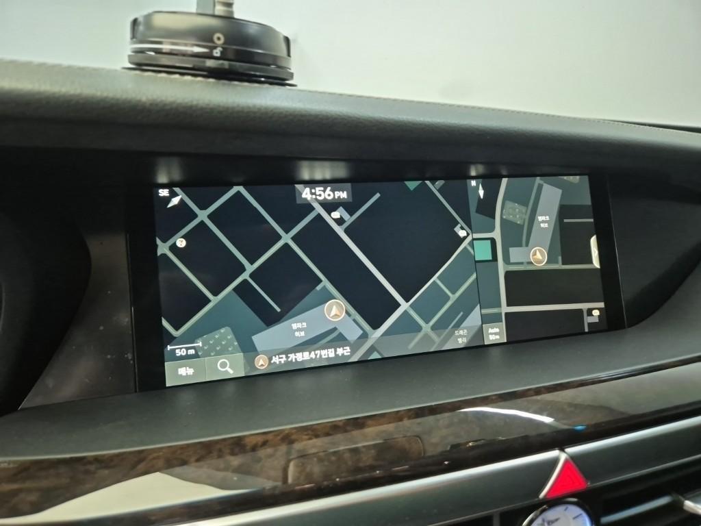 Genesis G90 - Vista 12