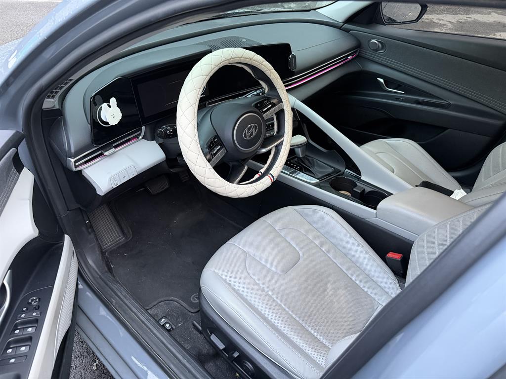 HYUNDAI Avante - Vista 7