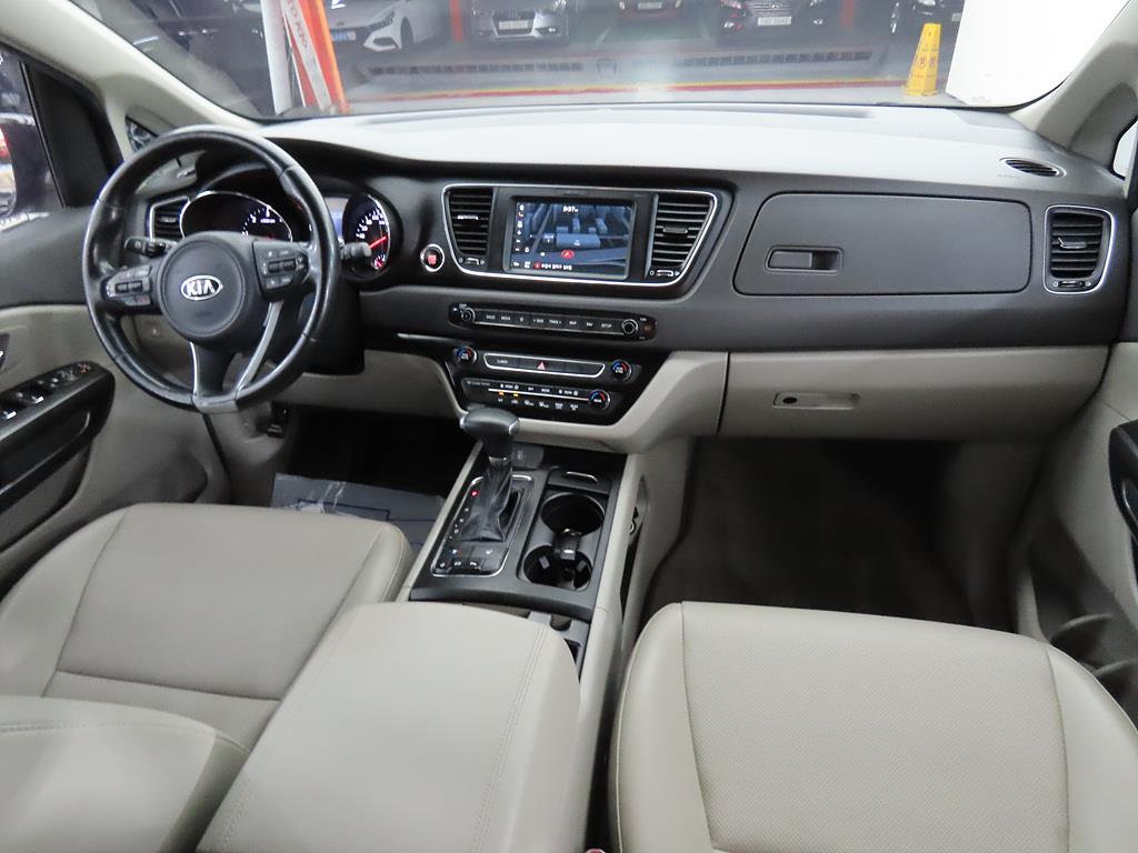 KIA Carnival - Vista 7