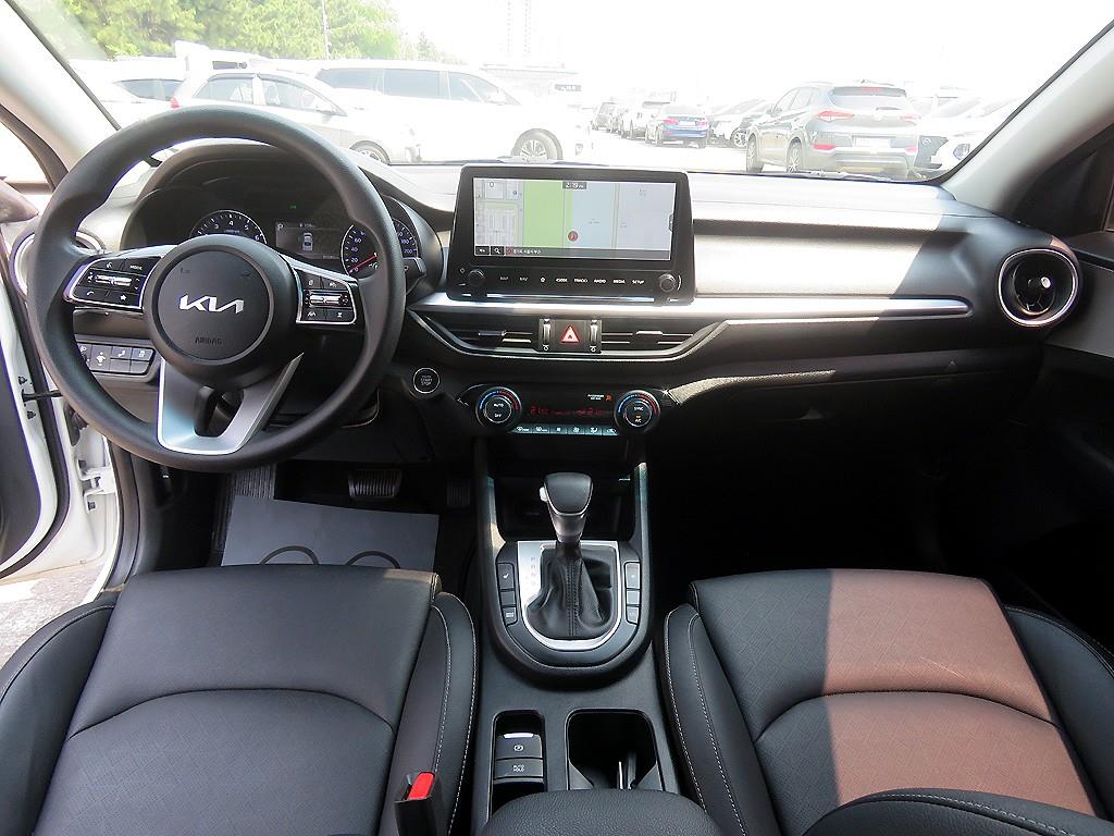 KIA K3 - Vista 10