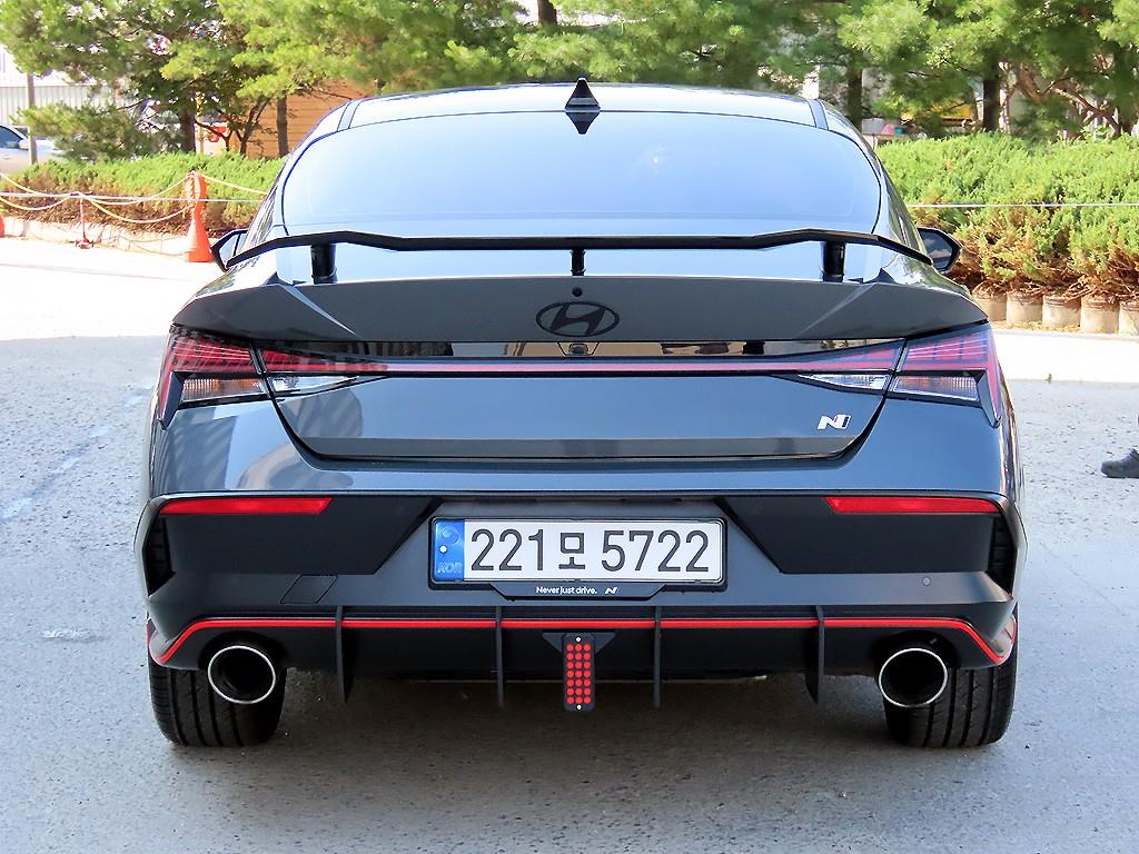 HYUNDAI Avante - Vista 6