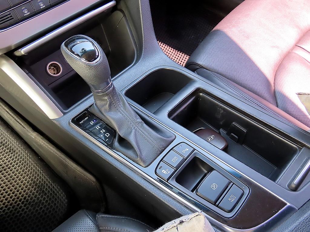 HYUNDAI Sonata - Vista 12