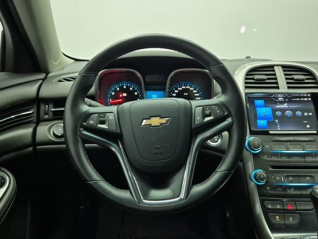 Chevrolet Malibu - Vista 11