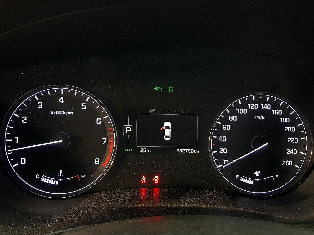 HYUNDAI Genesis - Vista 9