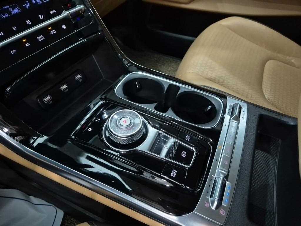 KIA Carnival - Vista 10