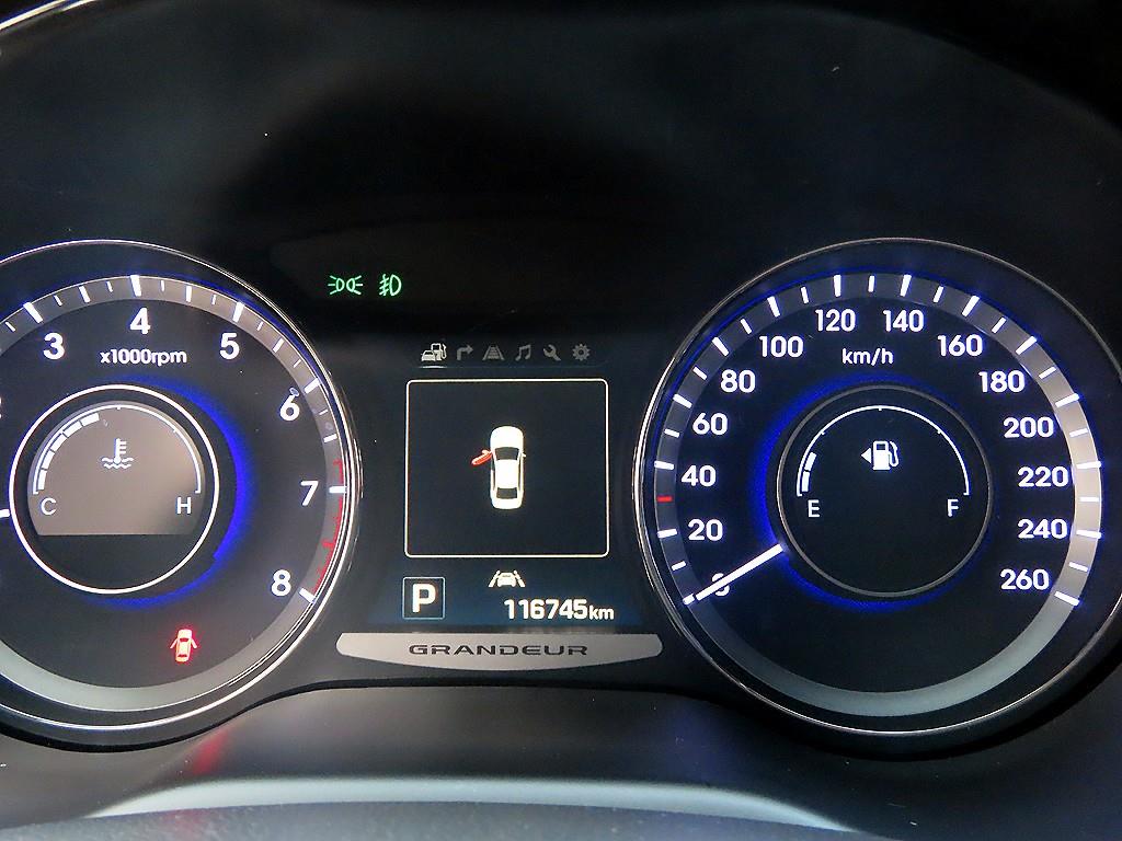 HYUNDAI Grandeur - Vista 11