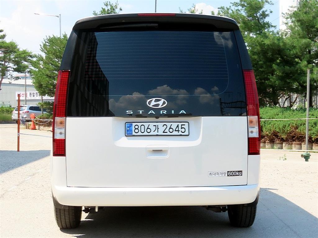 HYUNDAI Staria - Vista 6