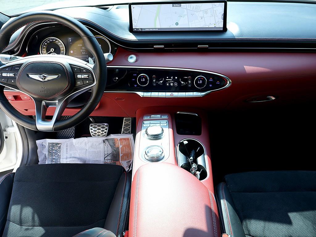 Genesis GV70 - Vista 7