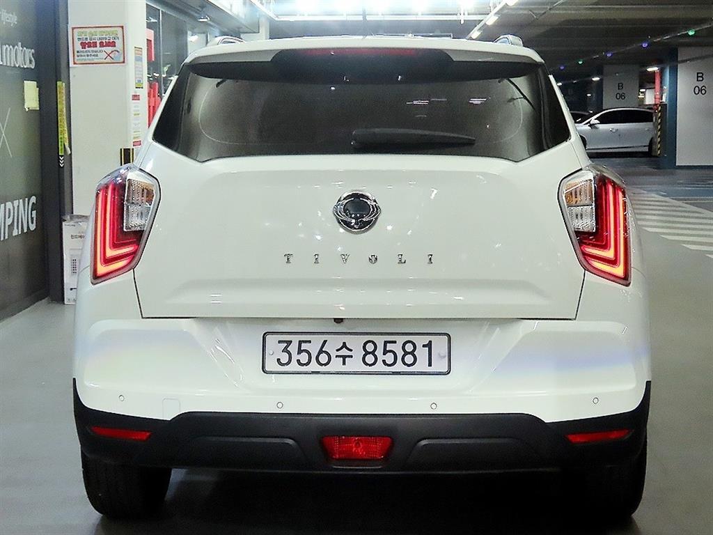 Ssangyong Tivoli - Vista 6