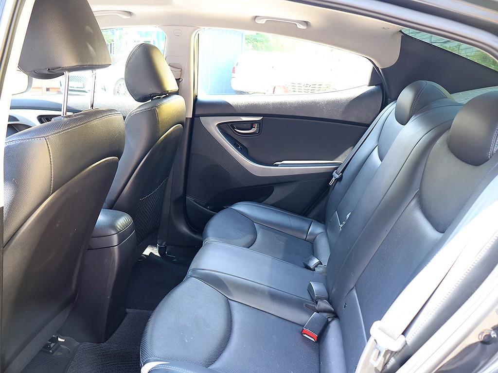 HYUNDAI Avante 2013 Negro - Importación desde Corea - HF Imports Iquique - Foto 16