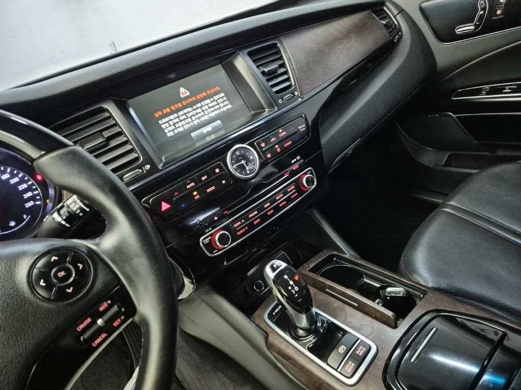 KIA K9 - Vista 12