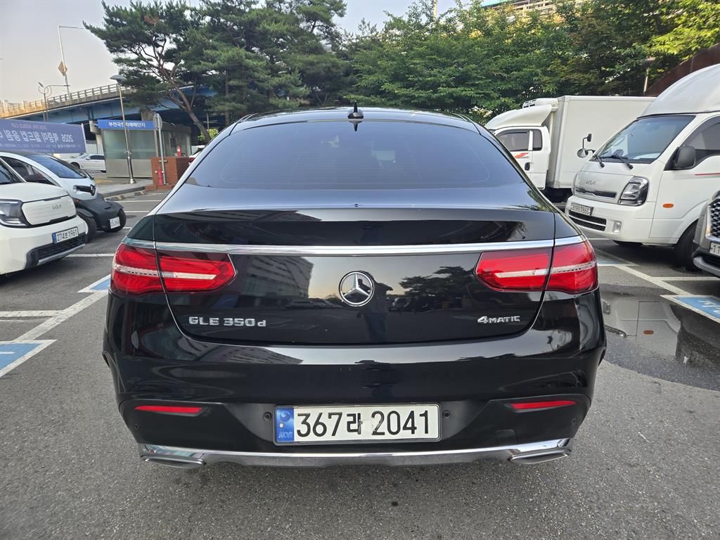 Mercedes Benz GLE Class - Vista 8