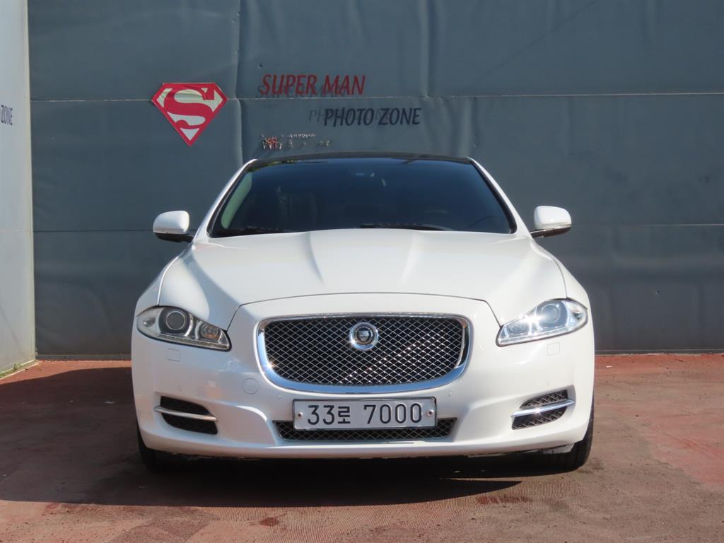 Jaguar XJ - Vista 2