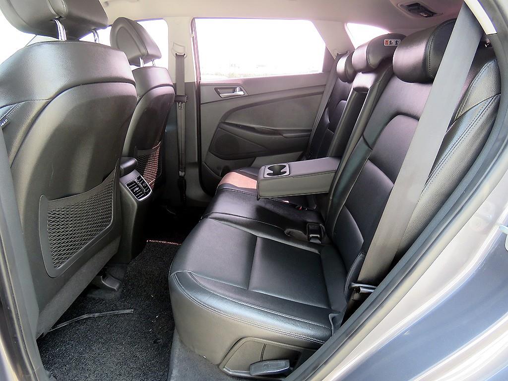 HYUNDAI Tucson - Vista 9
