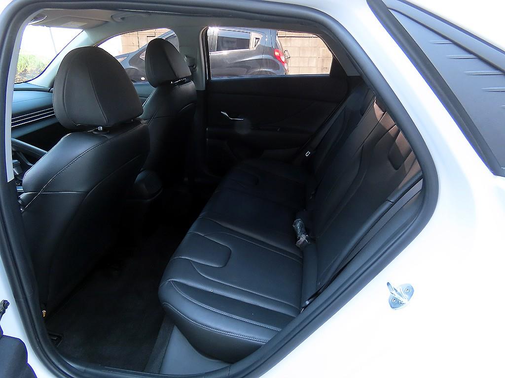 HYUNDAI Avante - Vista 8