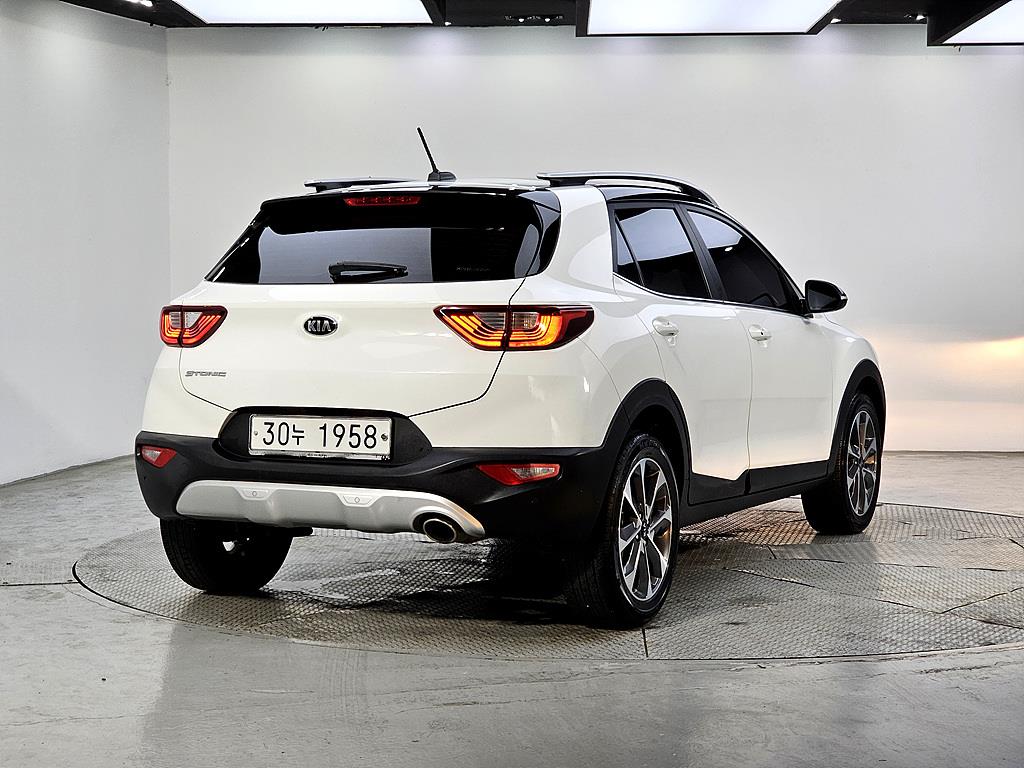 KIA Stonic - Vista 6