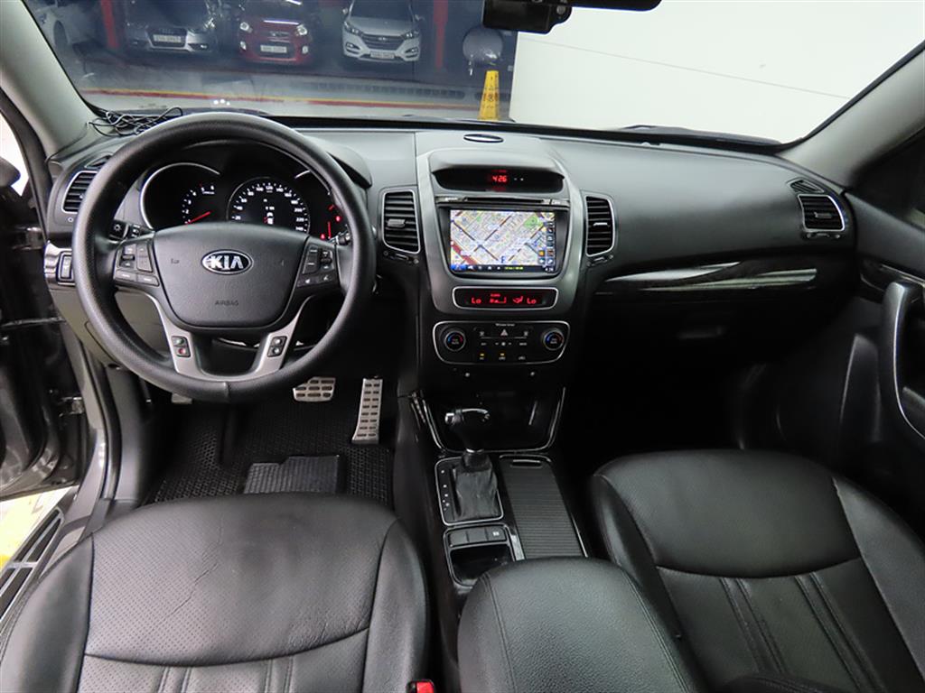 KIA Sorento - Vista 9