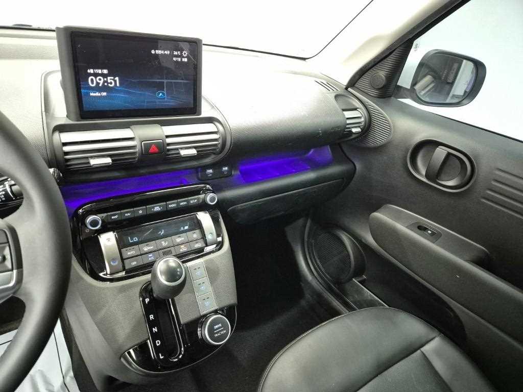 HYUNDAI Casper - Vista 12