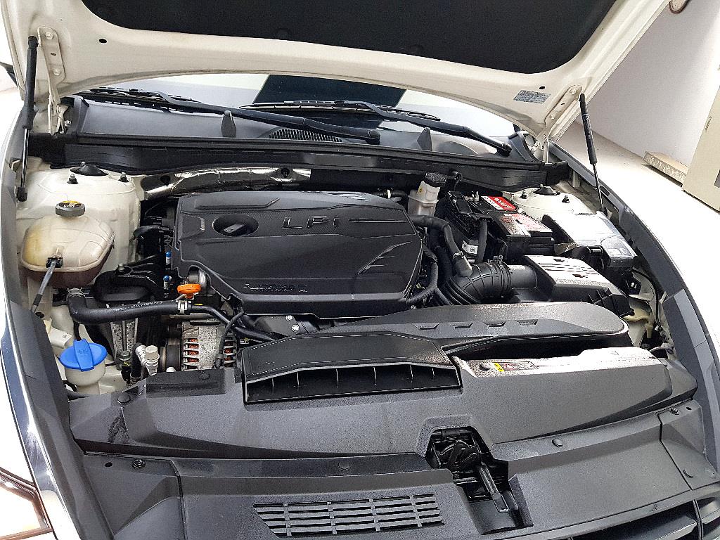 HYUNDAI Sonata - Vista 7