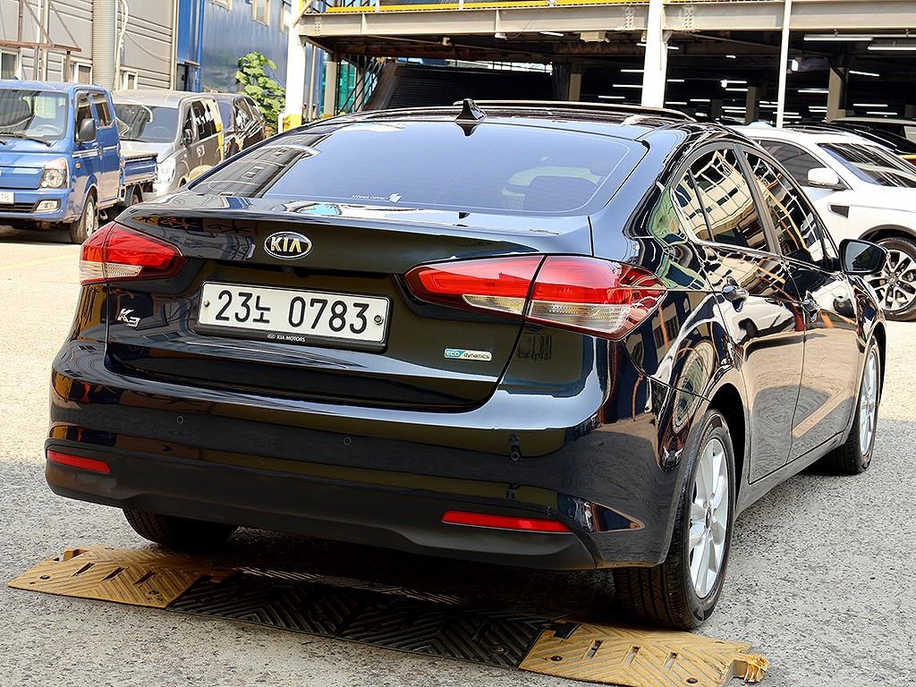 KIA K3 - Vista 6