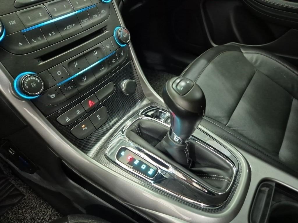Chevrolet Malibu - Vista 10