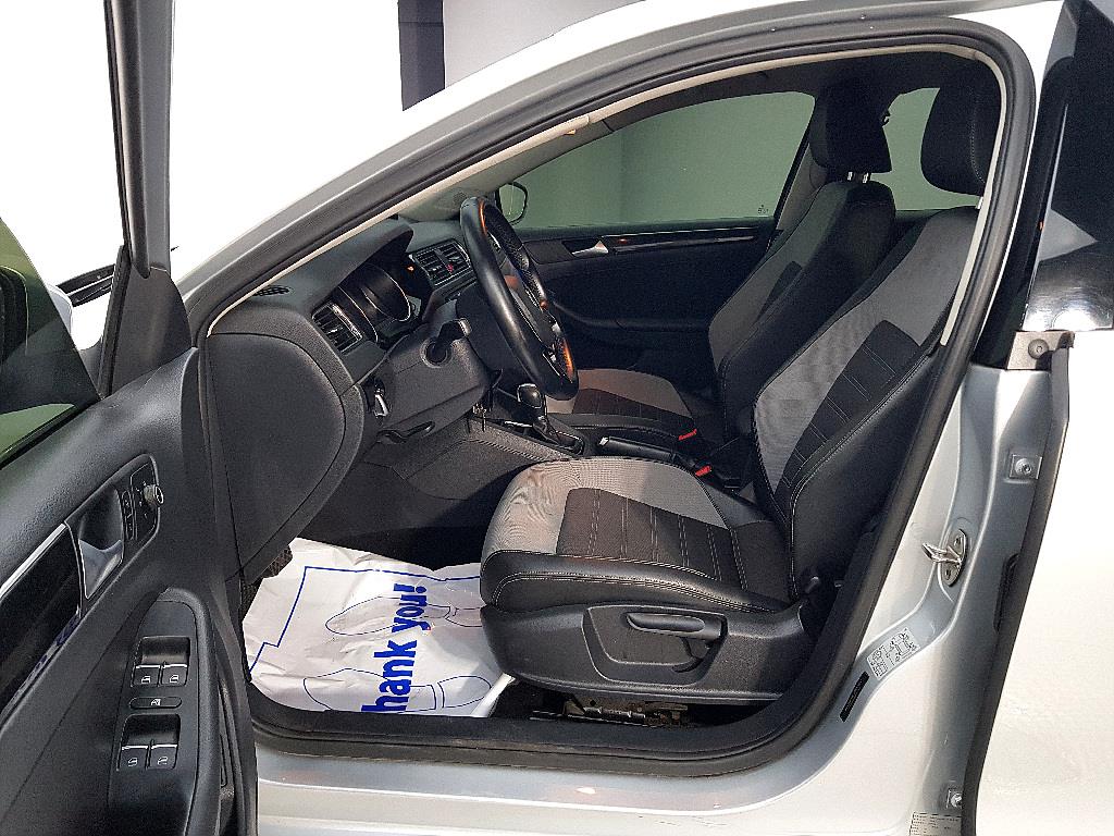Volkswagen Jetta - Vista 10