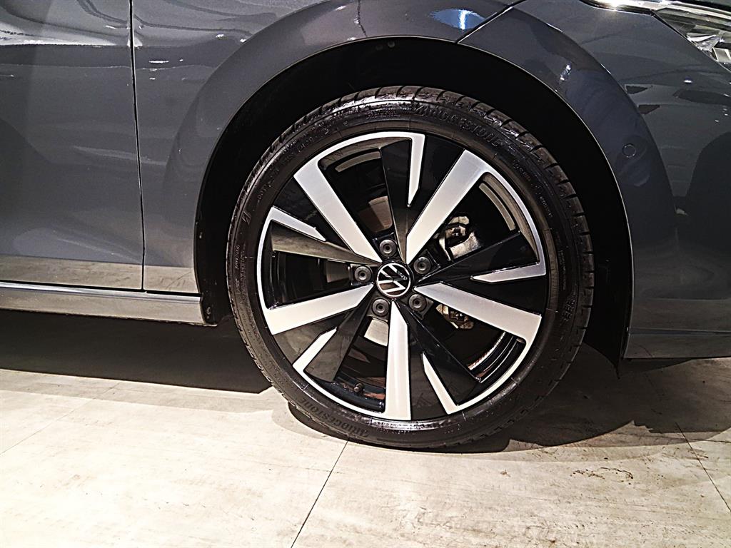 Volkswagen Golf - Vista 7