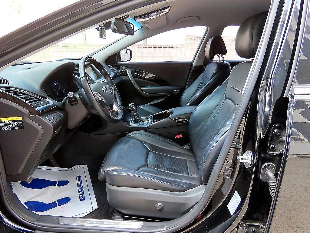 HYUNDAI Grandeur - Vista 7