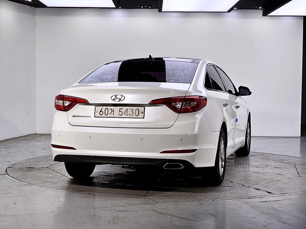 HYUNDAI Sonata - Vista 3