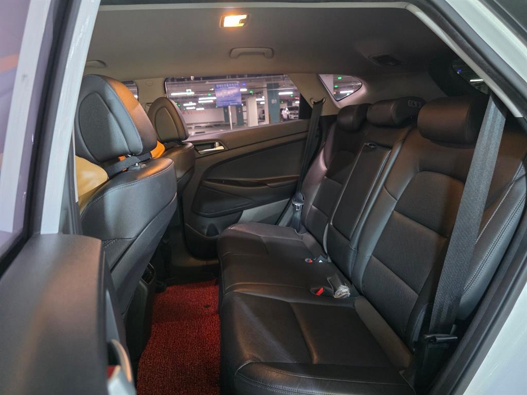 HYUNDAI Tucson - Vista 10