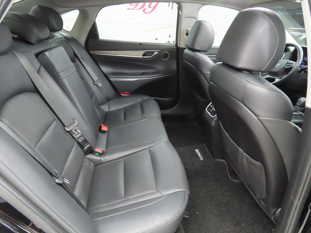 HYUNDAI Grandeur - Vista 8
