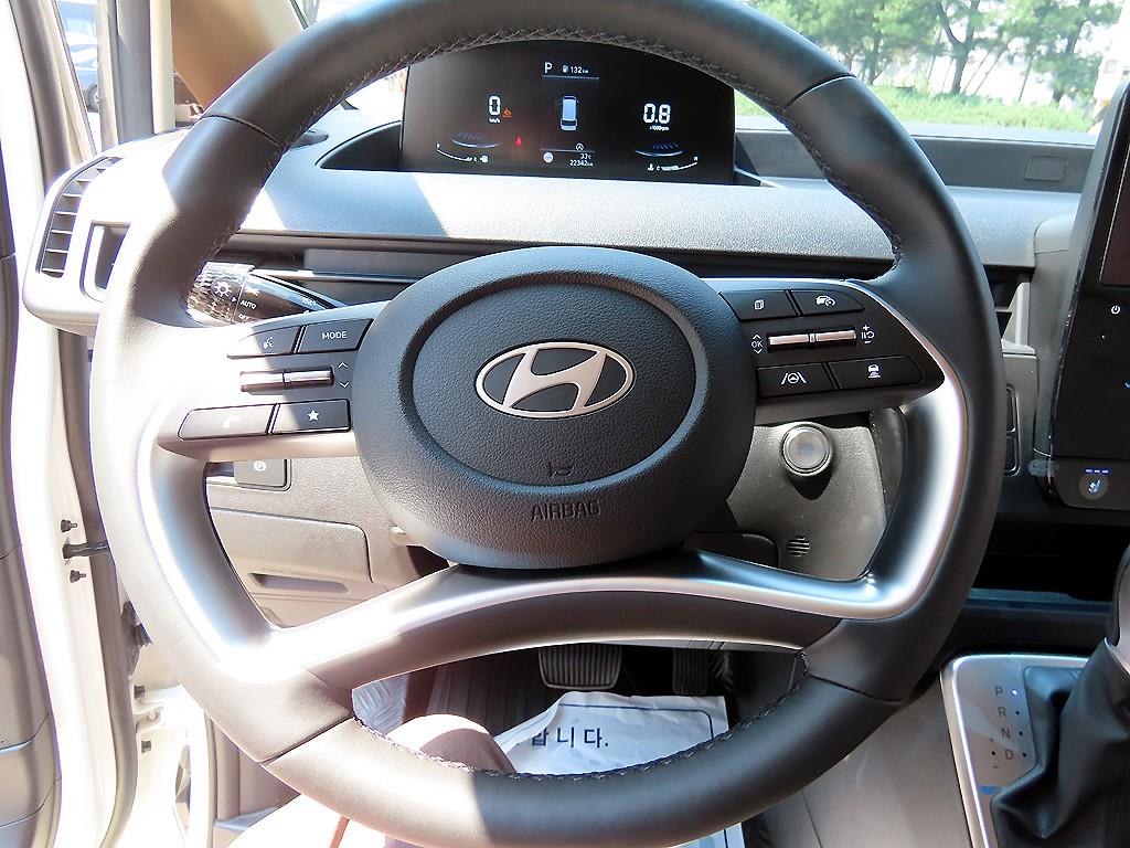 HYUNDAI Staria - Vista 10