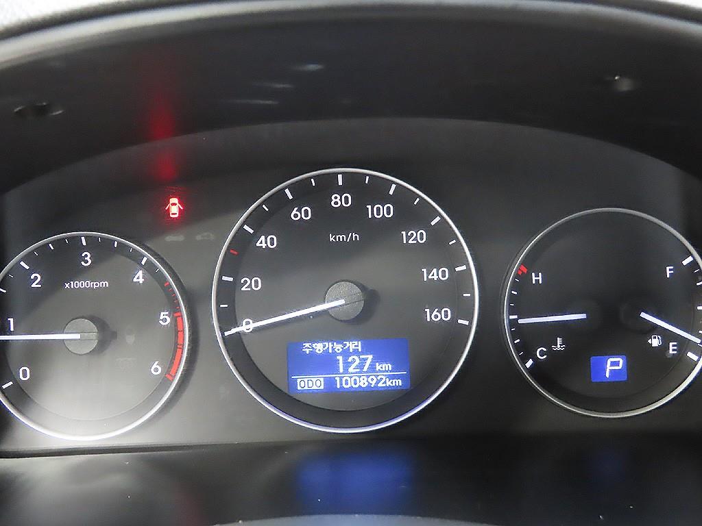 HYUNDAI Starex - Vista 8