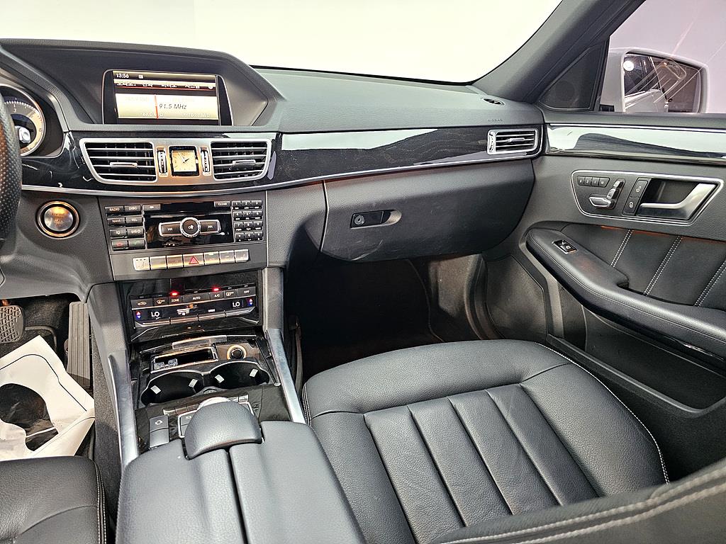 Mercedes Benz E class - Vista 12