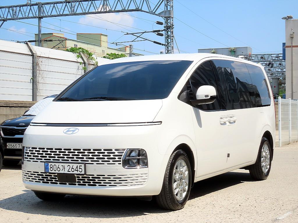 HYUNDAI Staria - Vista 2
