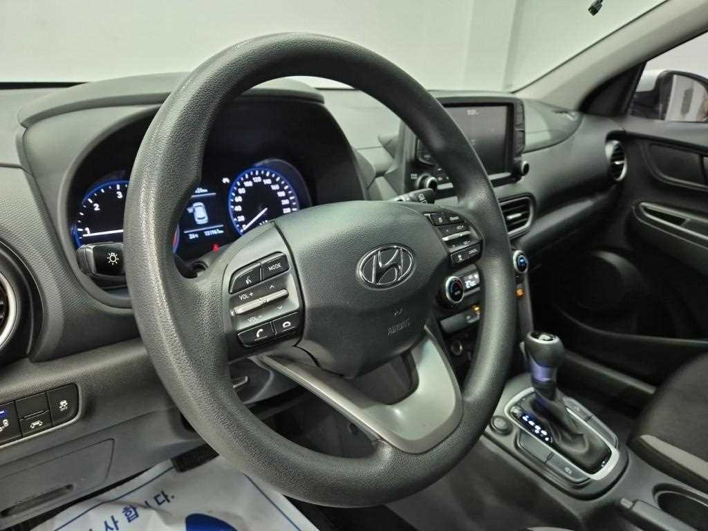 HYUNDAI Kona - Vista 11