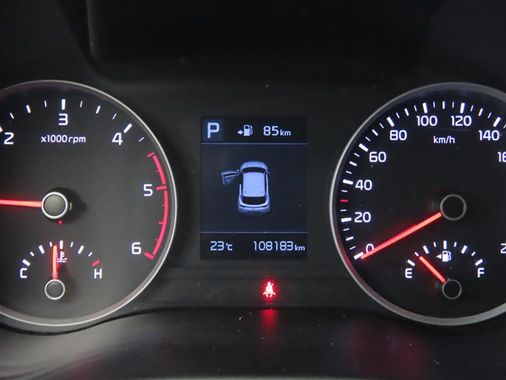 KIA Stonic - Vista 8
