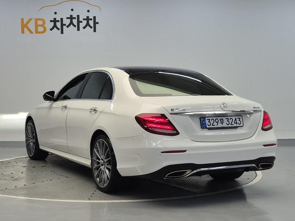 Mercedes Benz E class - Vista 2