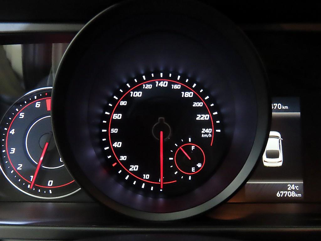 HYUNDAI Avante - Vista 11