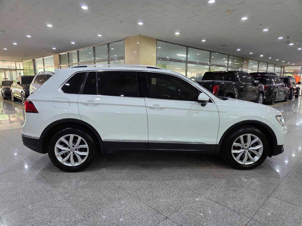 Volkswagen Tiguan - Vista 7