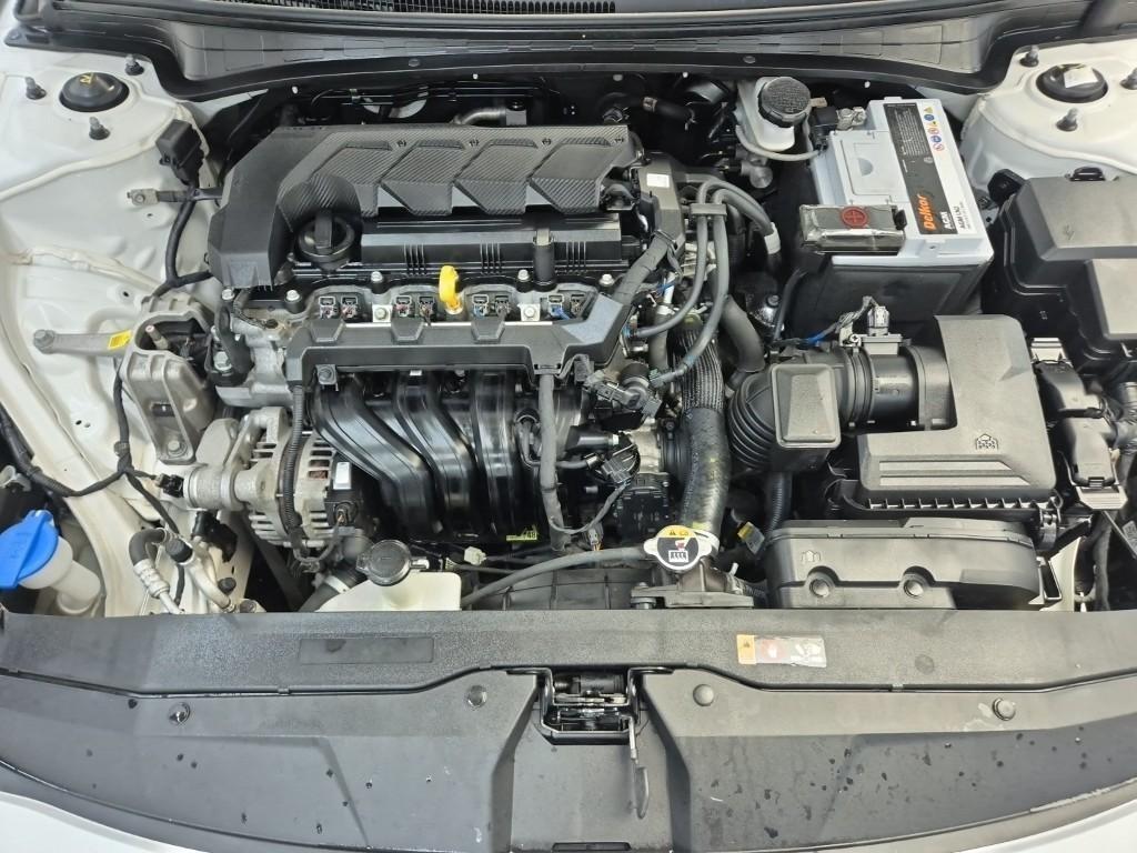HYUNDAI Avante - Vista 7