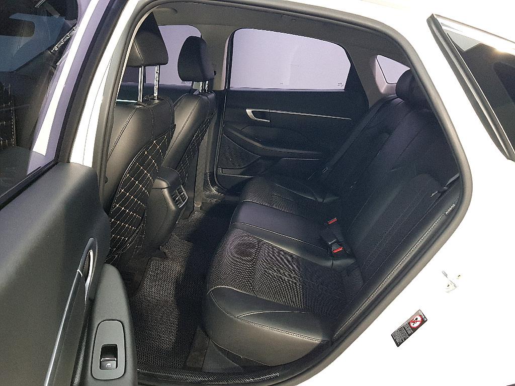 HYUNDAI Sonata - Vista 10