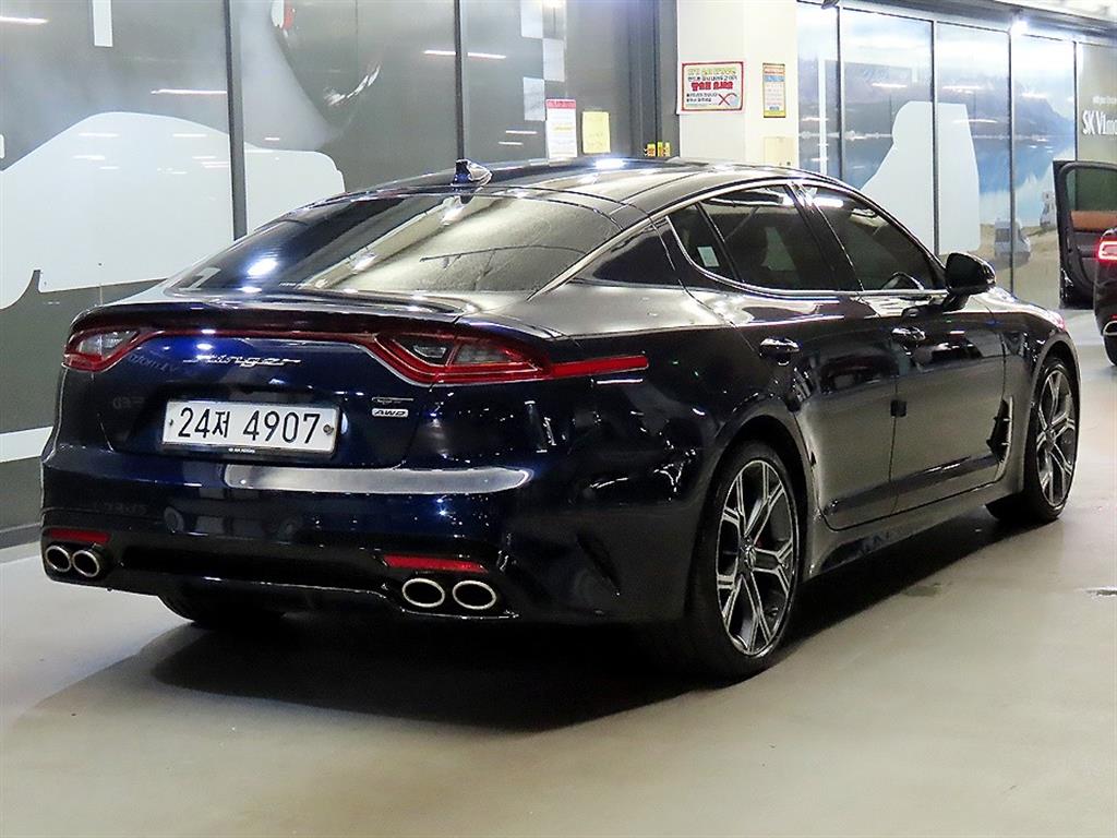 KIA Stinger - Vista 6