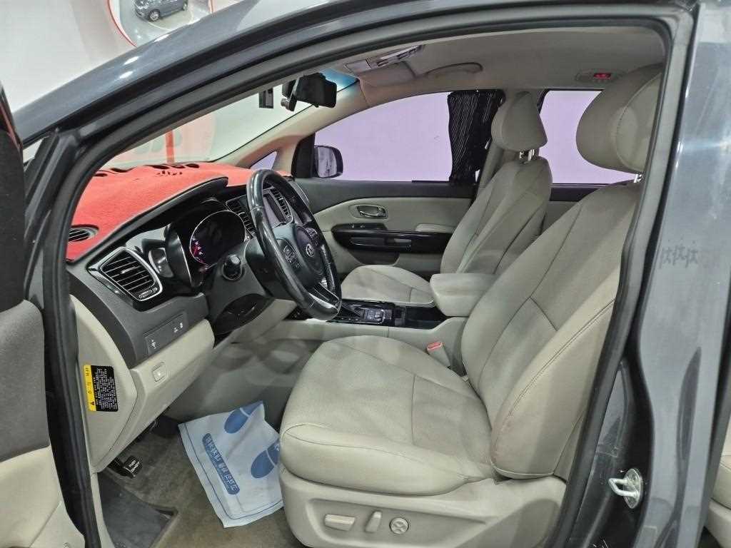 KIA Carnival 2016 Gris - Importación desde Corea - HF Imports Iquique - Foto 13
