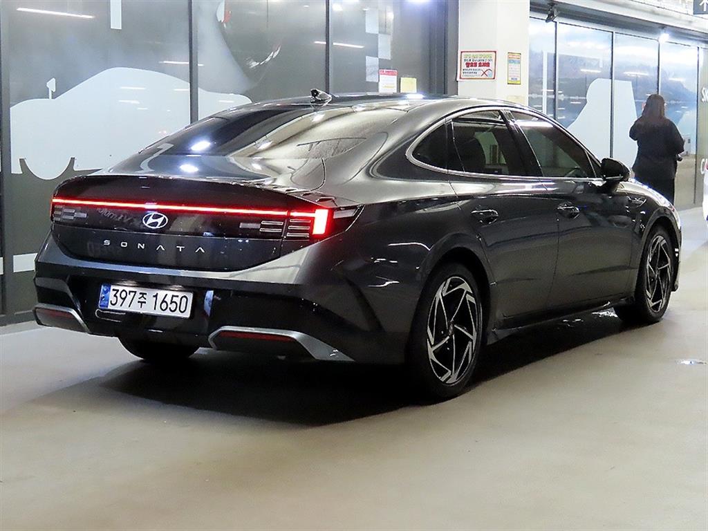 HYUNDAI Sonata - Vista 6